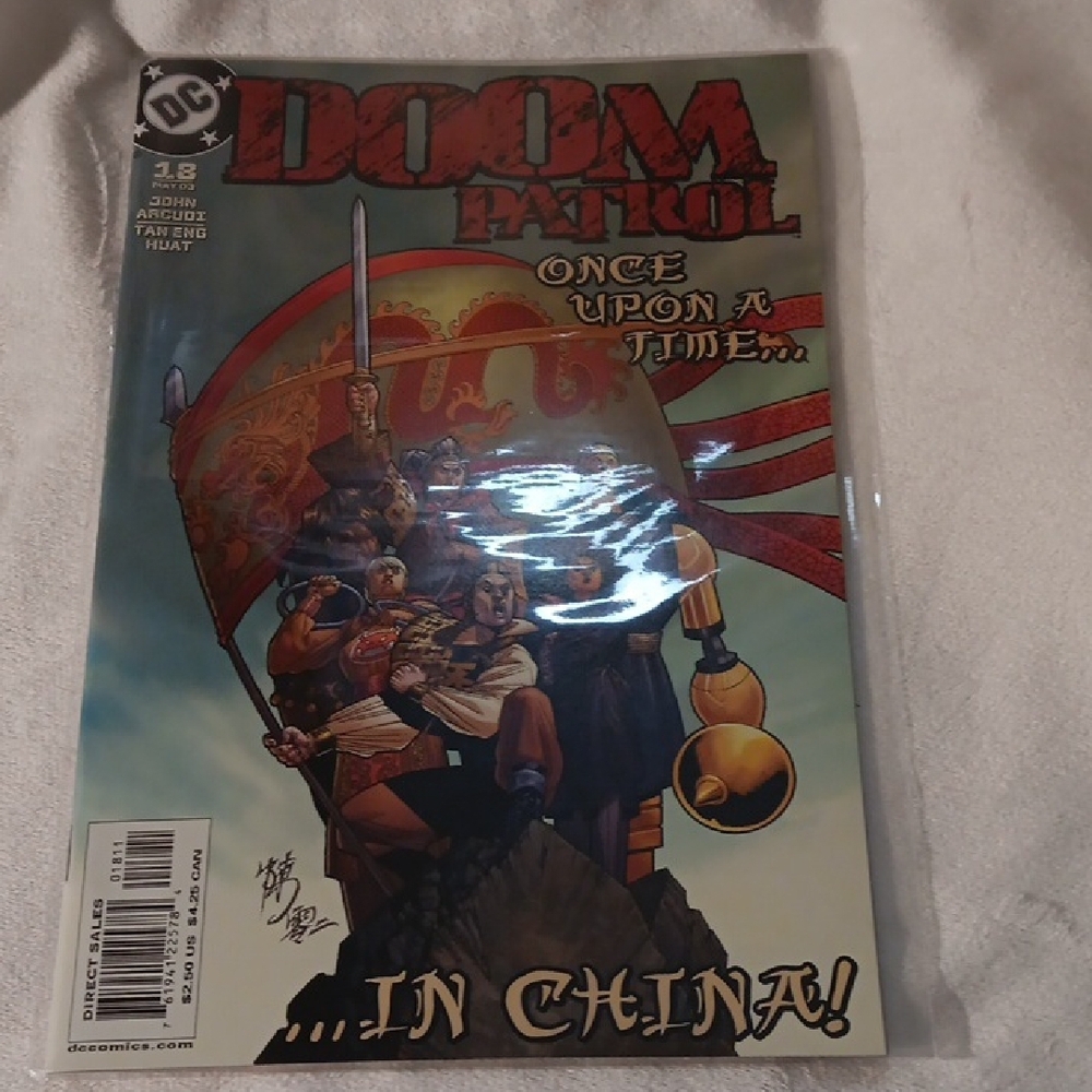 DC Comic Doom Patrol #18 Vtg - Picture 3 of 5